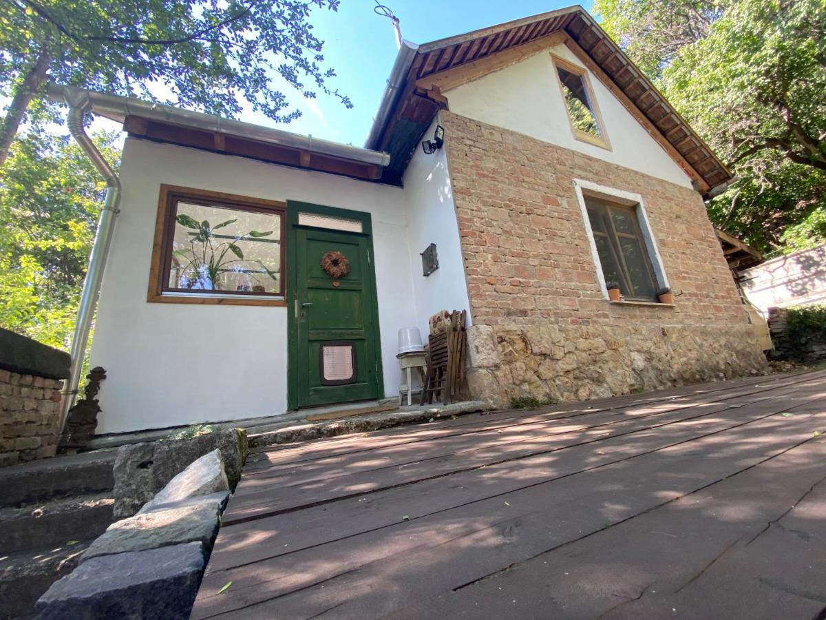 Rustic Cottage & Garden Retreat On Buda Hilltop Boedapest Buitenkant foto