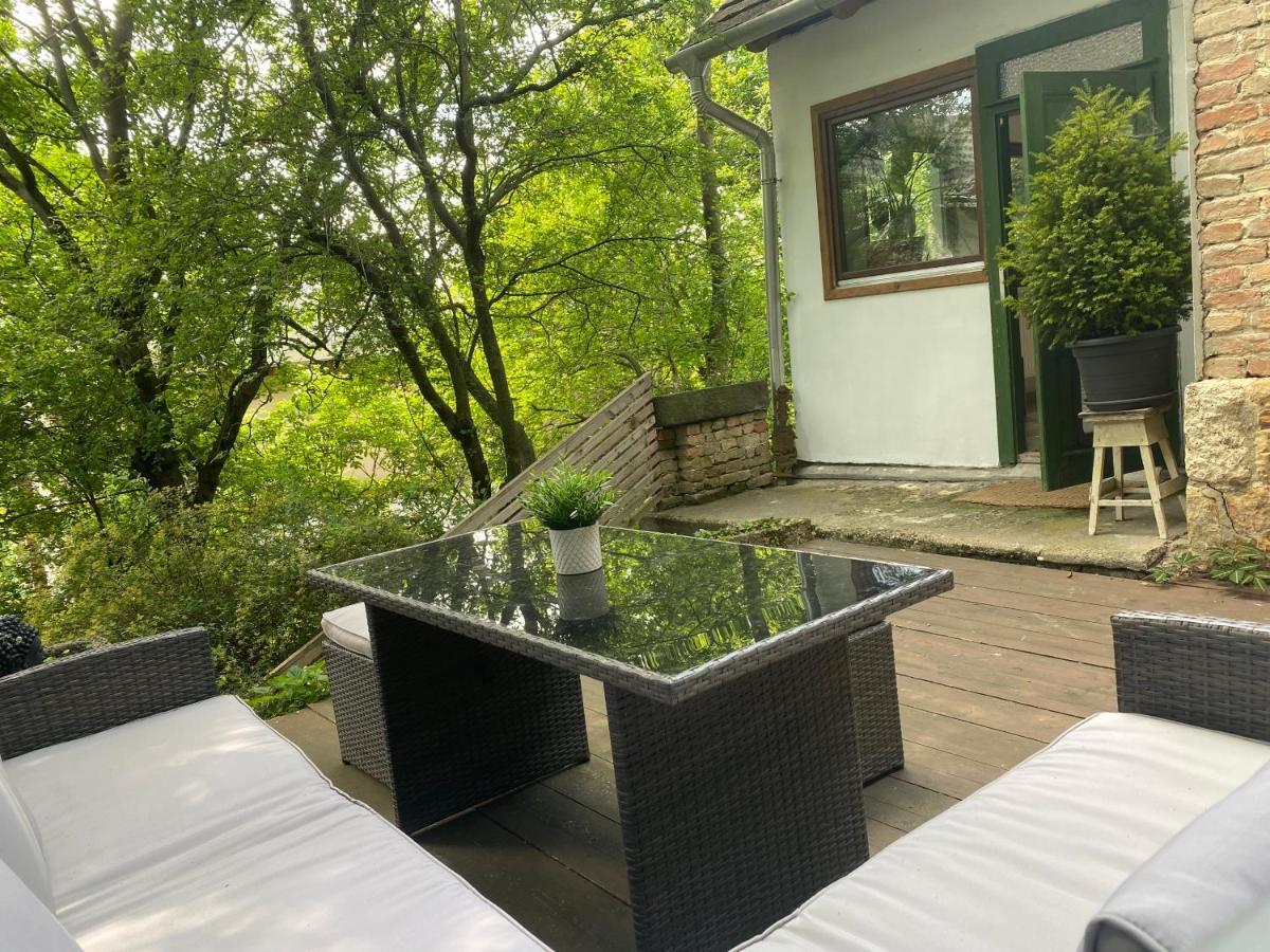 Rustic Cottage & Garden Retreat On Buda Hilltop Boedapest Buitenkant foto